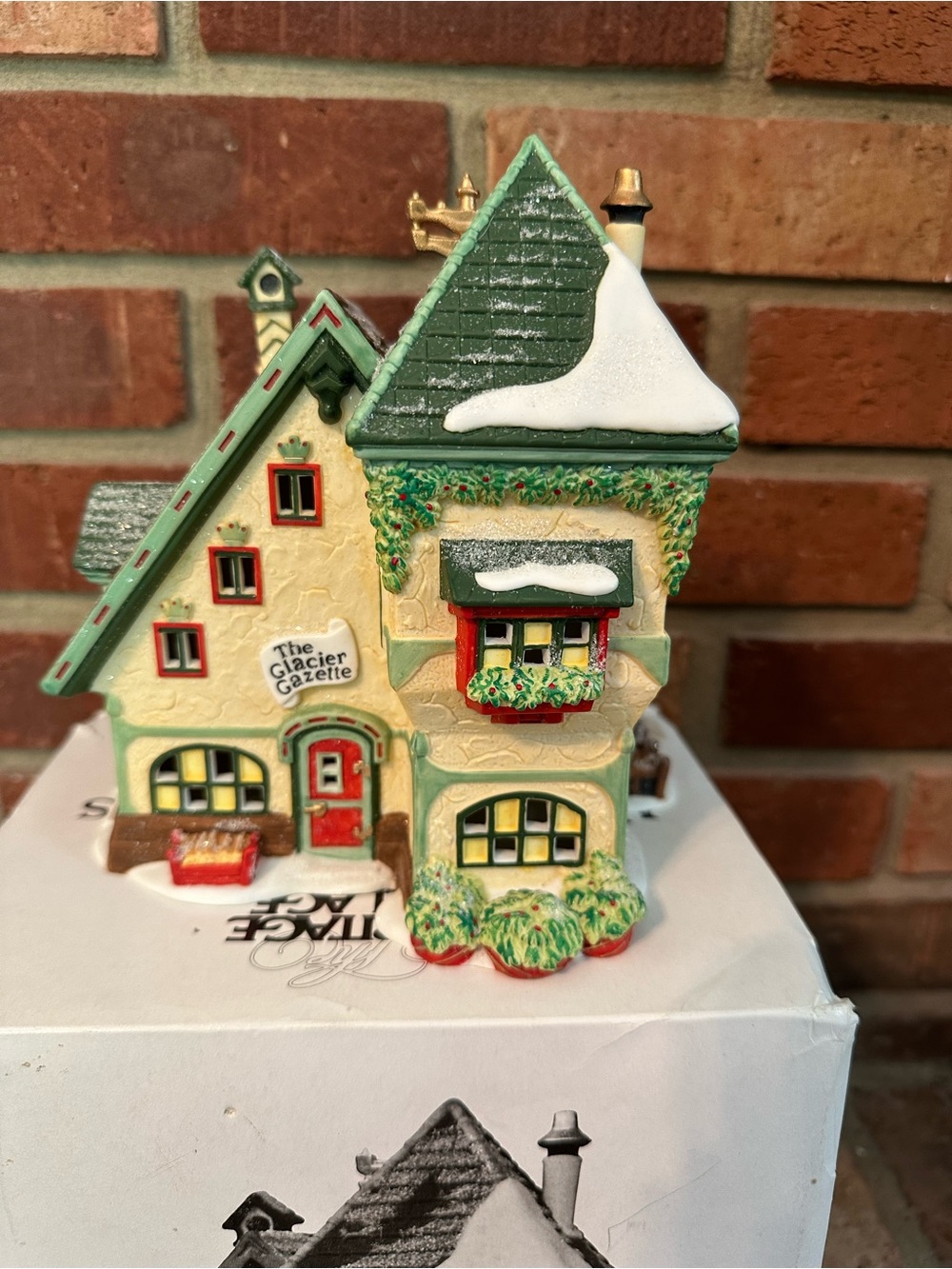 Department 56 North Pole Series The Glacier Gazette 1997 Porcelain Lighted Works - Picture 3 of 9